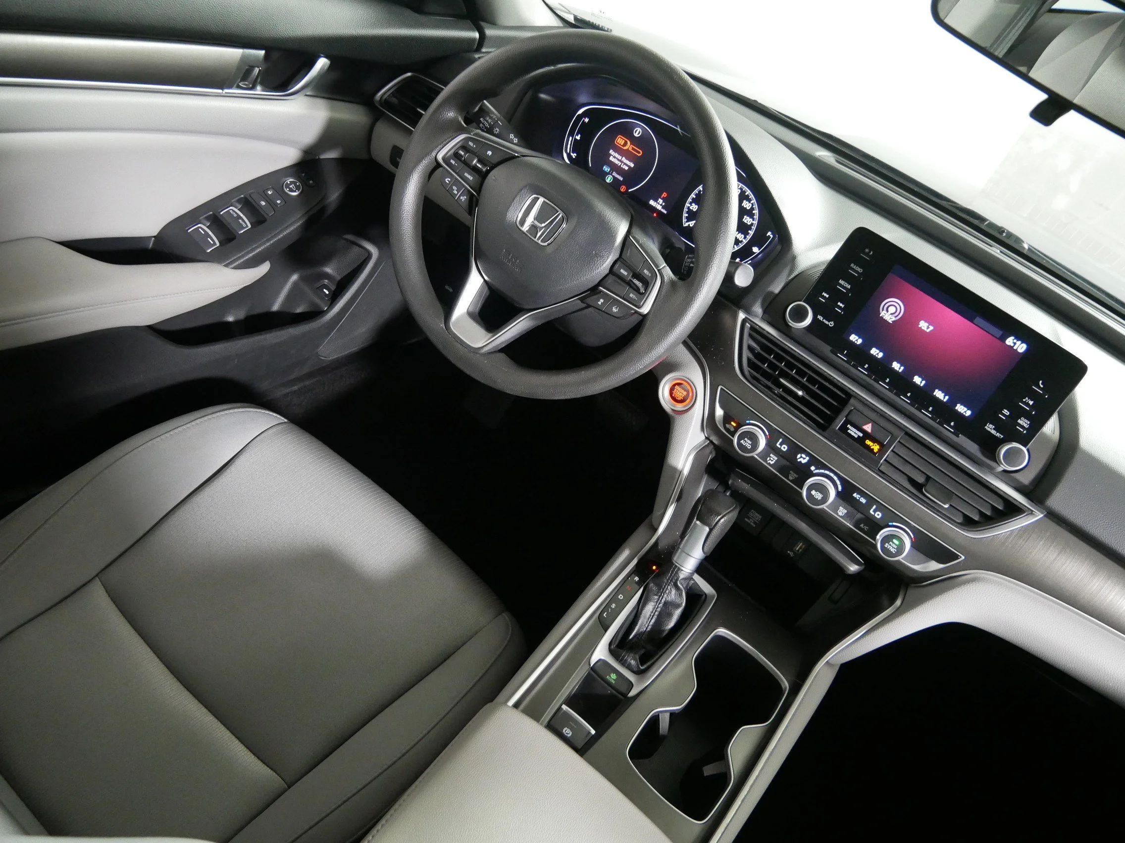 Used 2019 Obsidian Blue Pearl Honda LX 1.5T image 9