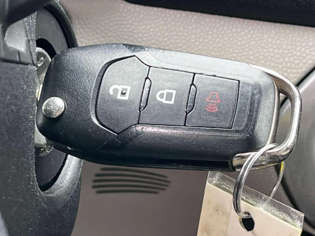Used 2019 Moondust Silver Metallic Ford S image 4