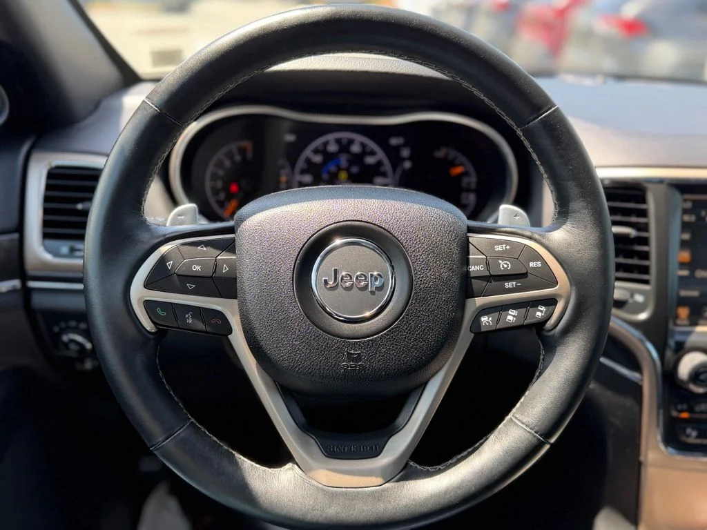 Used 2017 Red Jeep Limited image 12