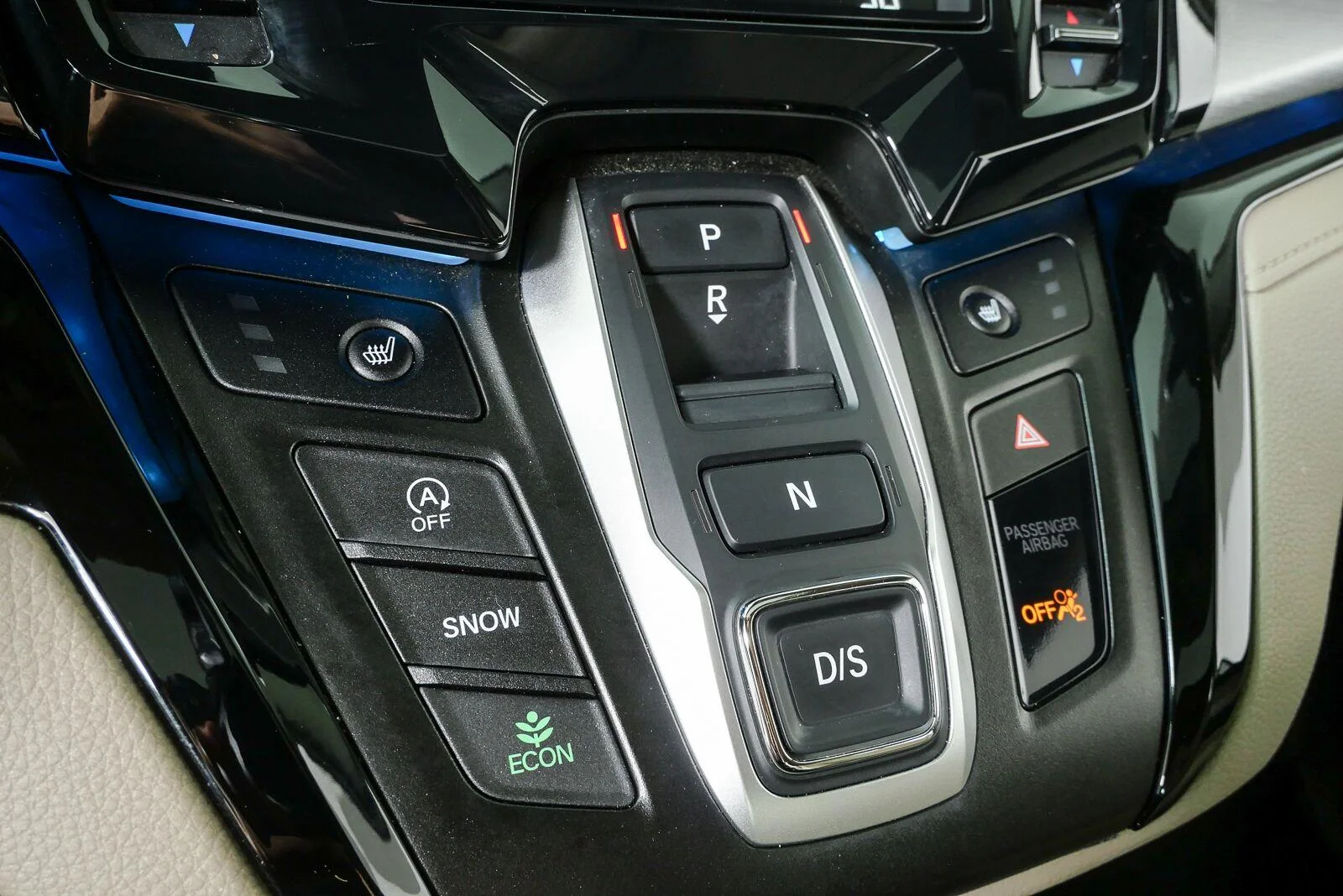 Used 2024 Platinum White Pearl Honda Touring image 16