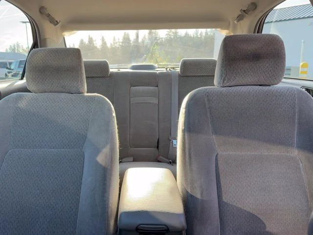 Used 2004 Silver Toyota LE image 26