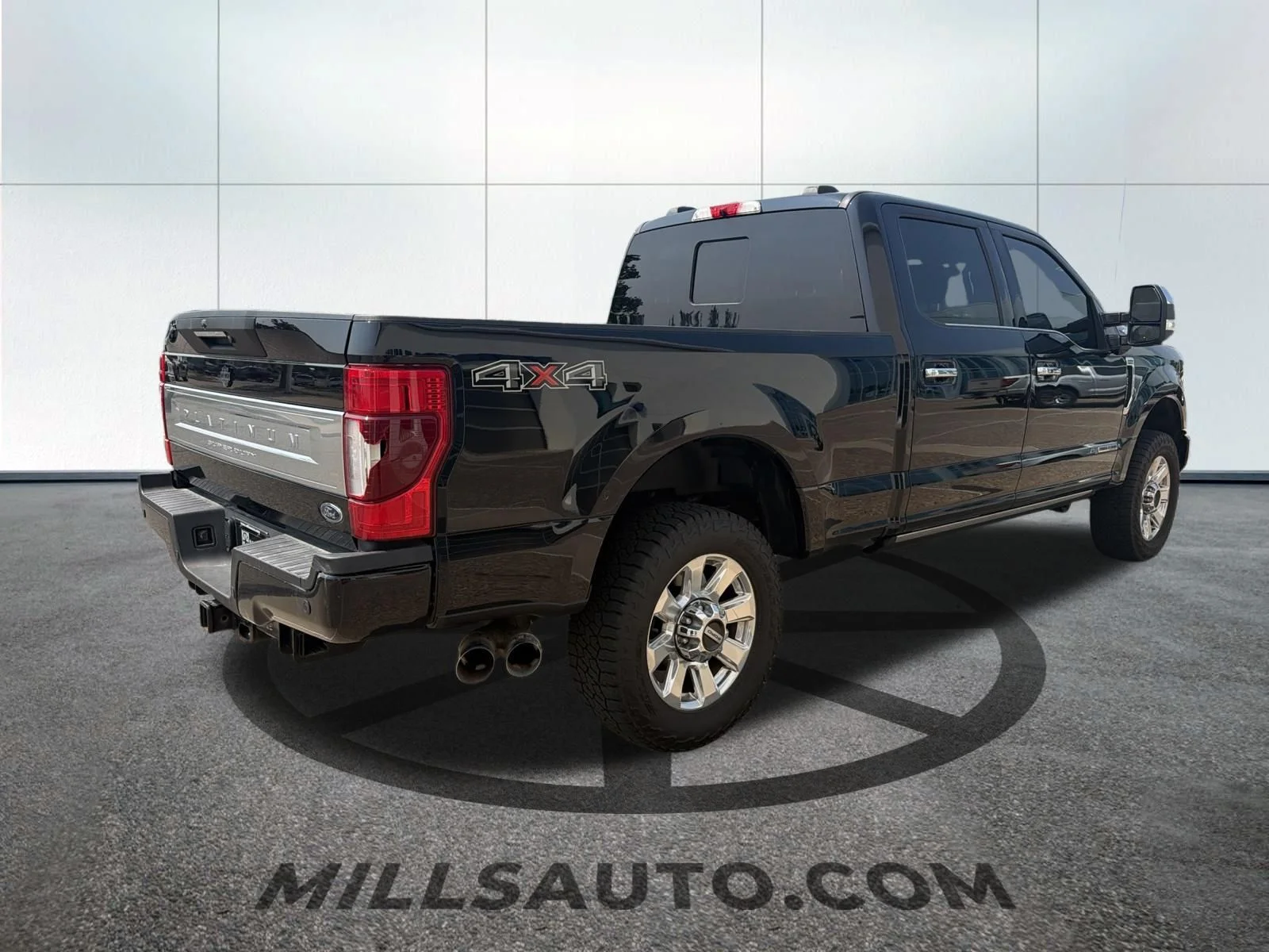 Used 2021 Black Metallic Ford Platinum image 4