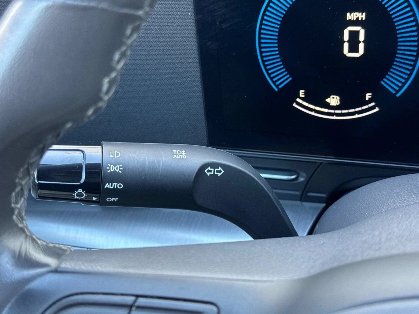 2025 Hyundai Kona SEL - Photo 28