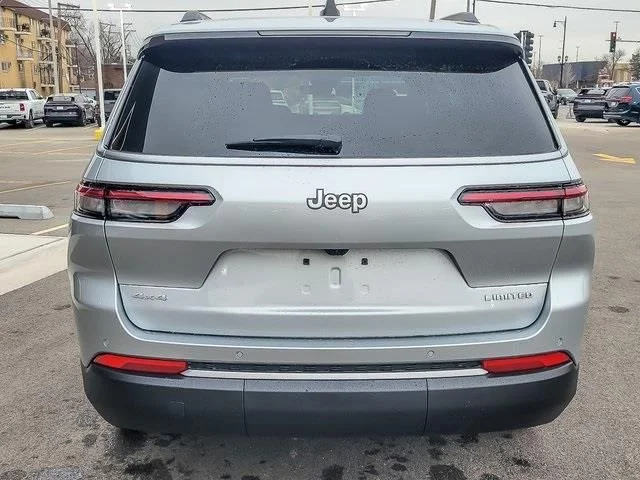 New 2026 Silver Zynith Exterior Paint Jeep Limited image 5