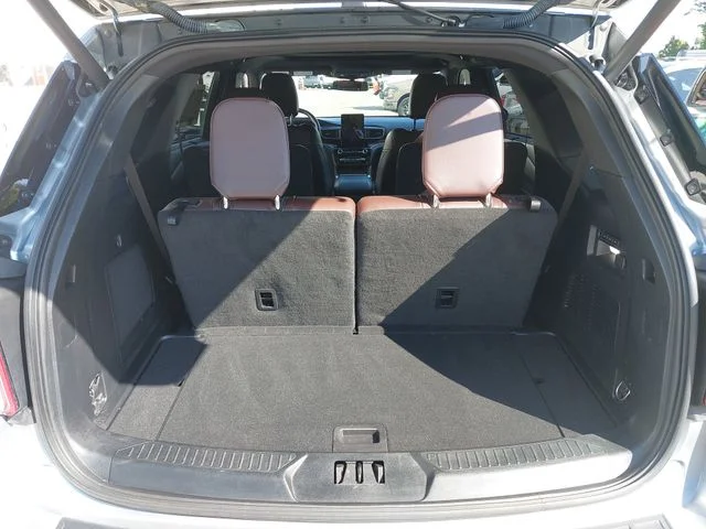 Used 2022 Silver Ford Platinum image 12