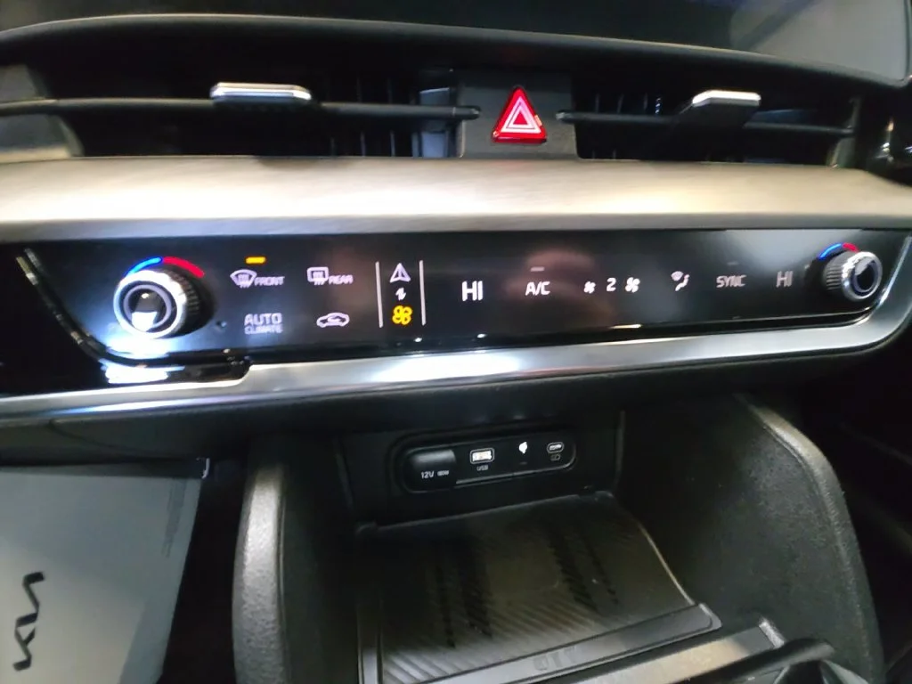 Used 2024 Blue Kia X-Line image 23