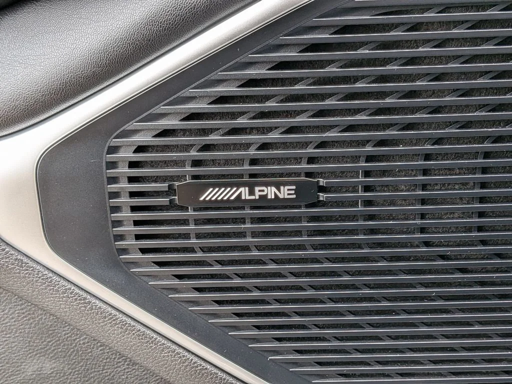 Used 2022 Black Jeep Series III image 15