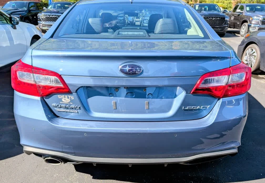 Used 2018 Heritage Blue Metallic Subaru Limited image 6