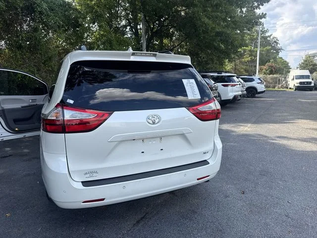 Used 2018 White Toyota XLE image 38
