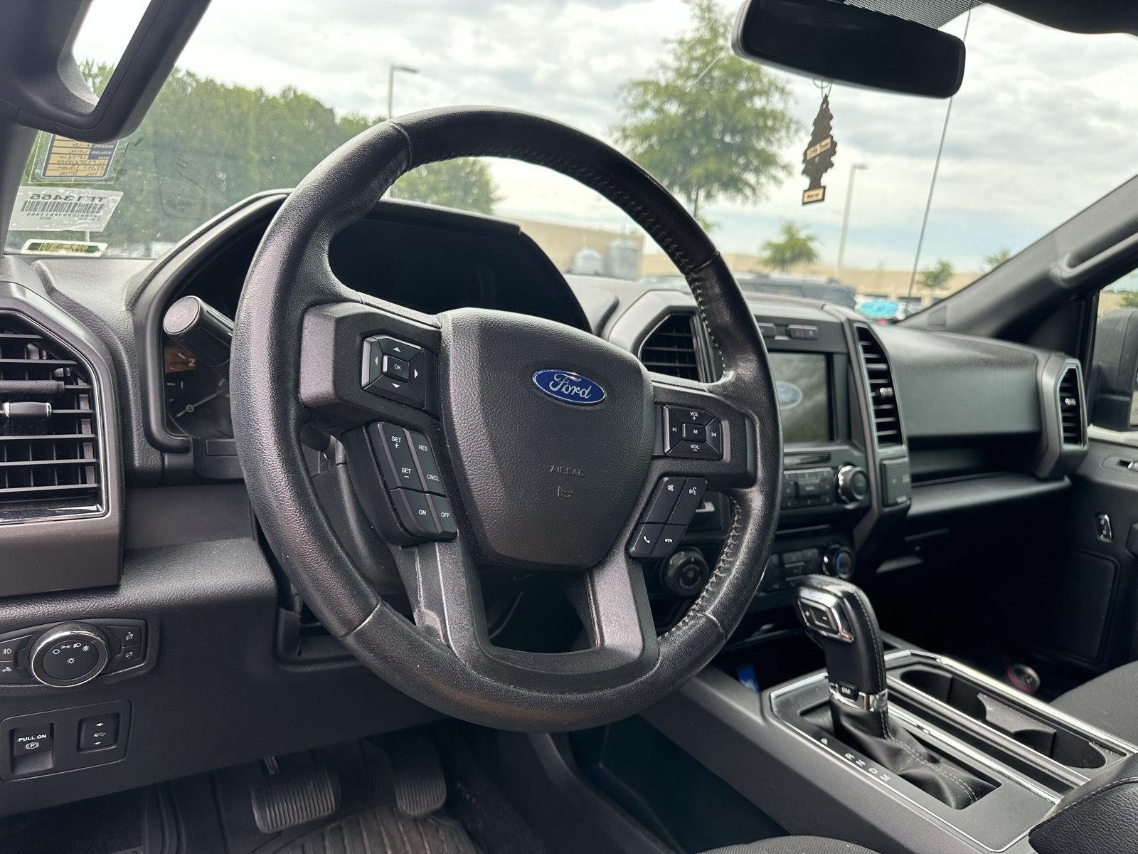 Used 2018 Oxford White Ford XLT image 10