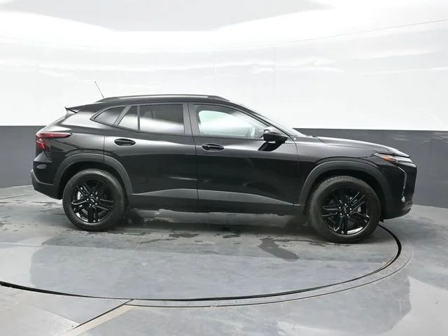 2026 Chevrolet Trax Activ - Photo 8