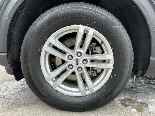 Used 2023 Black Metallic Ford XLT image 12