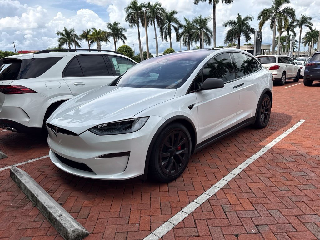 Used 2024 White Tesla Plaid image 2