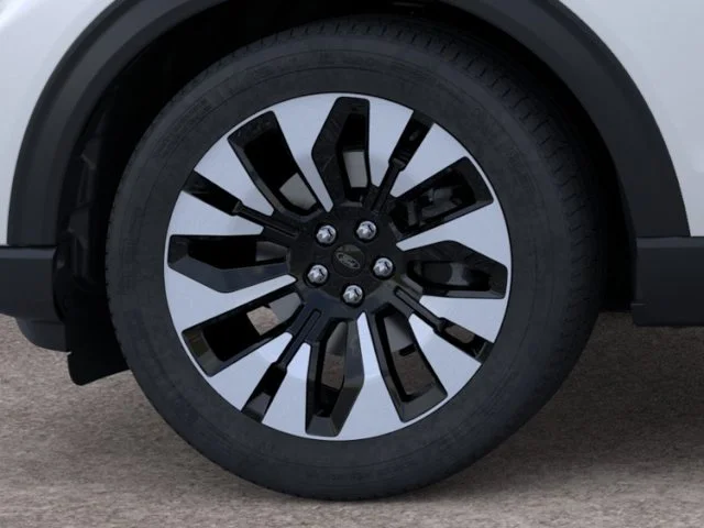 New 2026 White Metallic Ford Platinum image 19