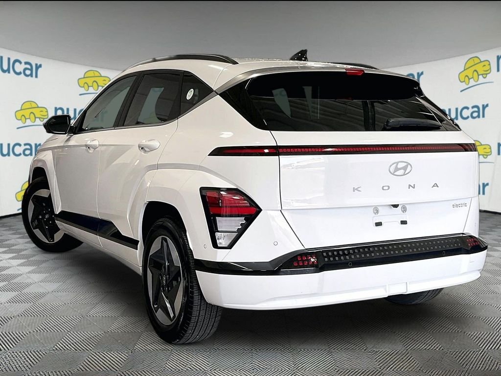 Used 2024 White Hyundai Limited image 4