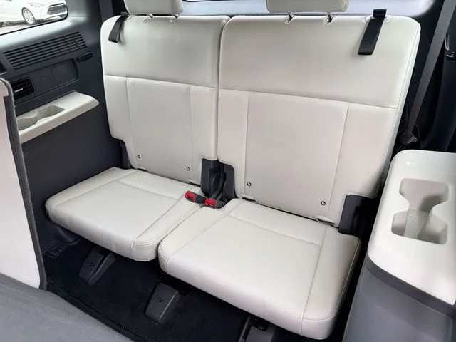 Used 2025 Green Hyundai SEL image 26