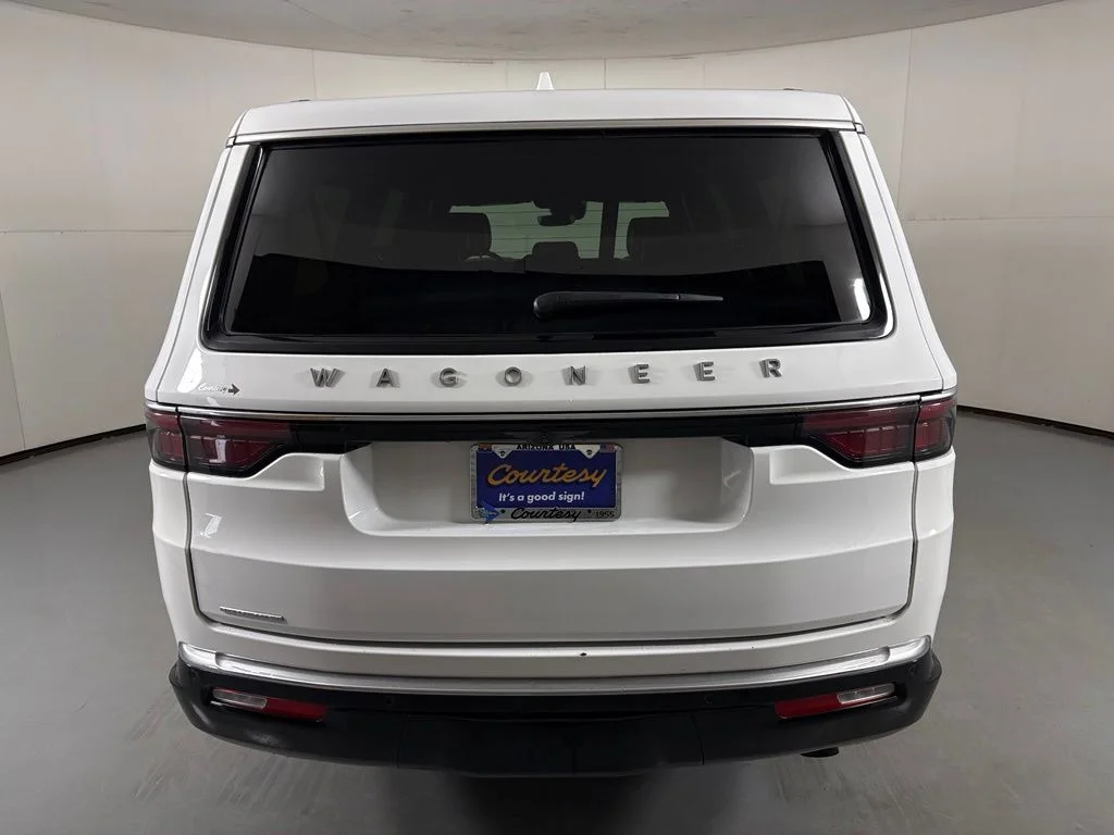 Used 2023 White Jeep Base image 7