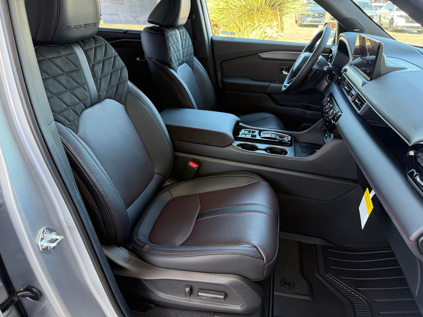 2026 Honda Pilot Black Edition - Photo 35