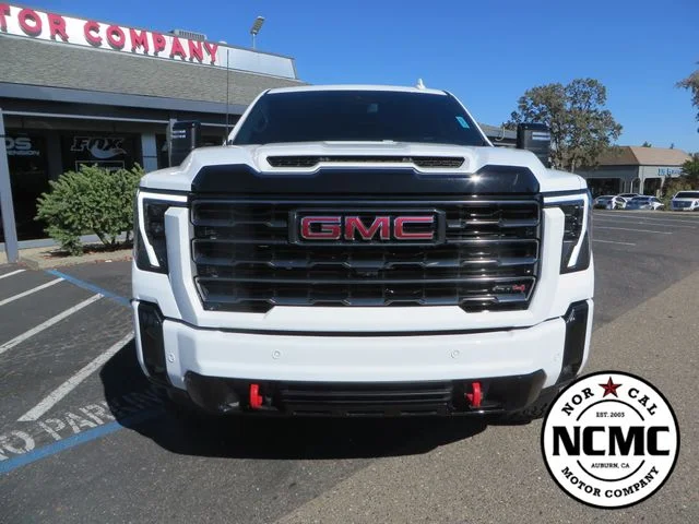 Used 2025 White GMC AT4 image 8
