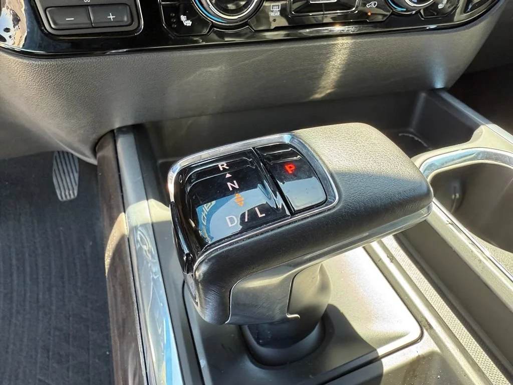 Used 2022 Summit White Chevrolet LTZ image 29