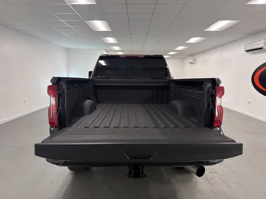 Used 2024 Gray Chevrolet Custom image 9