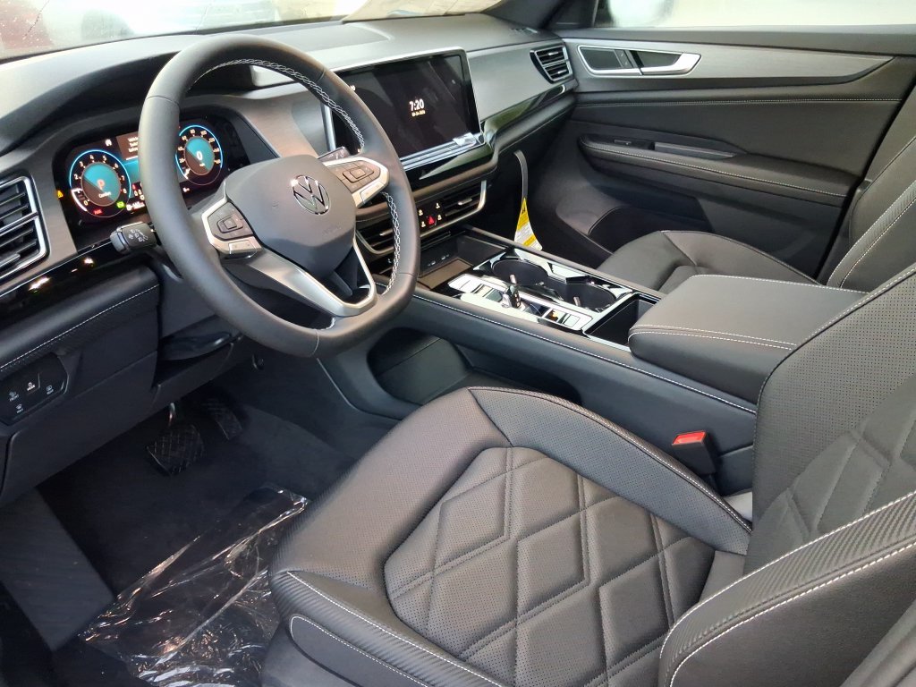New 2026 Black Volkswagen SE w/Technology image 8