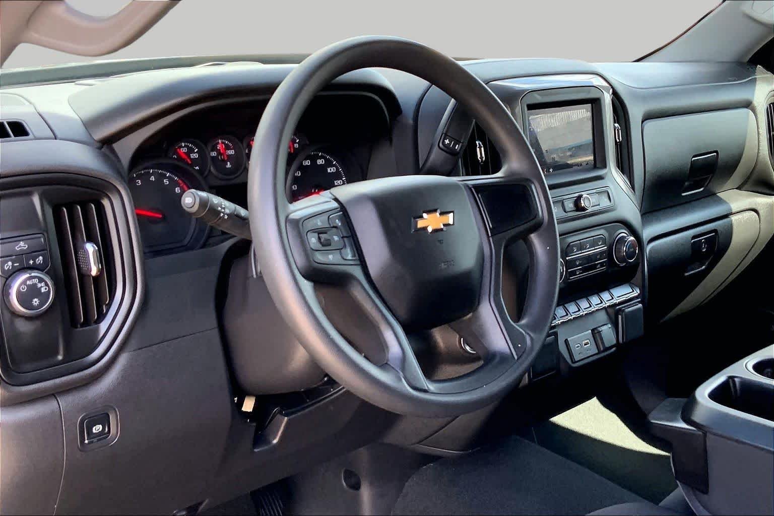 Used 2025 Black Chevrolet Custom image 17