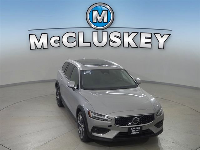 2025 Volvo V60 Cross Country Plus - Photo 8