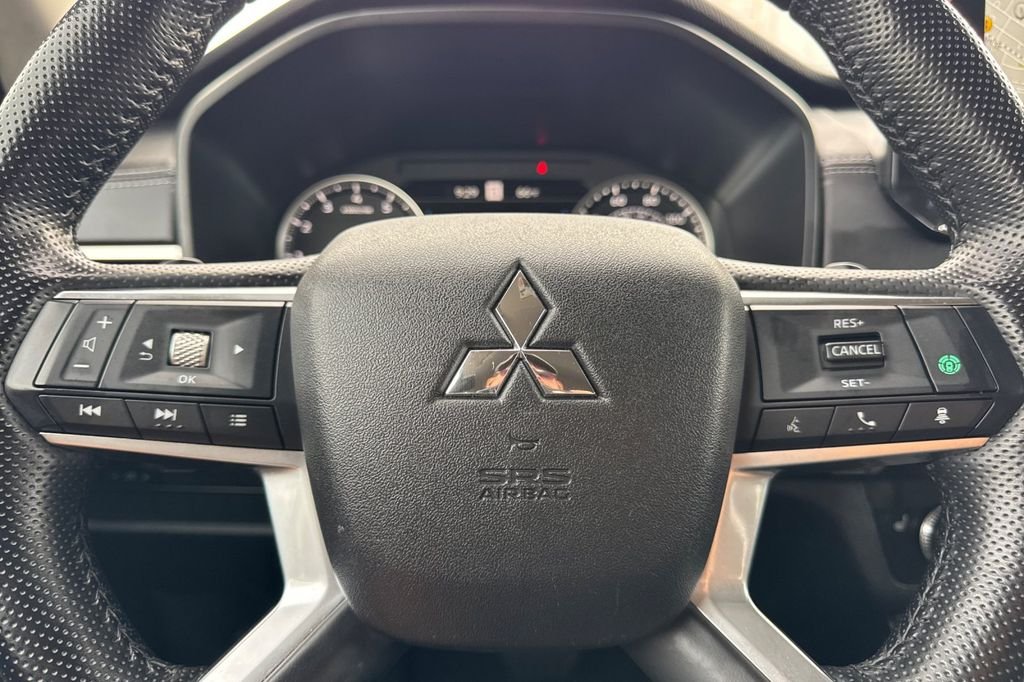 Used 2024 Blue Mitsubishi SE image 30