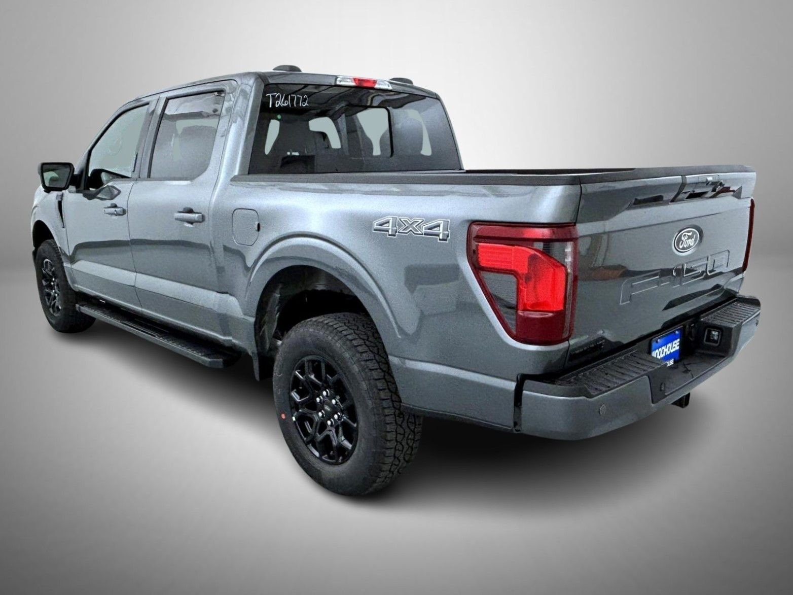 New 2026 Carbonized Gray Metallic Ford XLT image 7