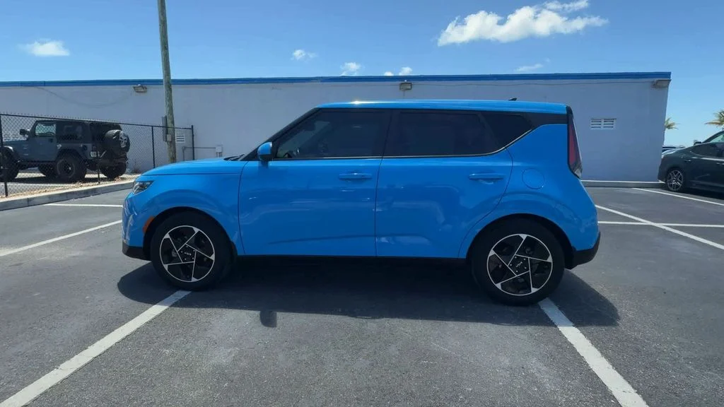 Used 2024 Blue Kia EX image 5