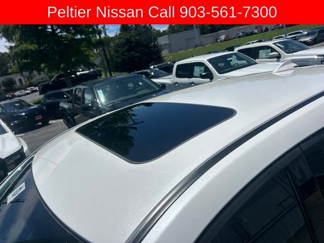 Used 2017 White Mazda Grand Select image 16
