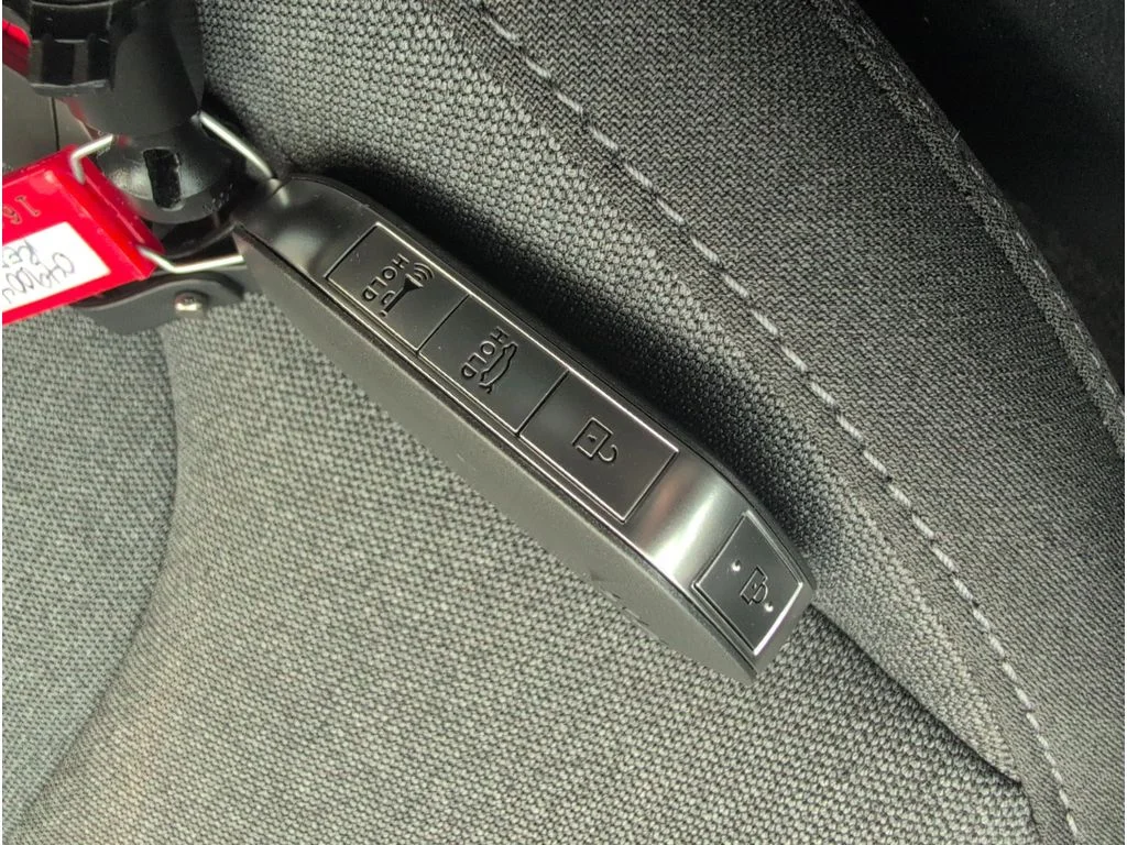 2025 Kia K4 LXS - Photo 39