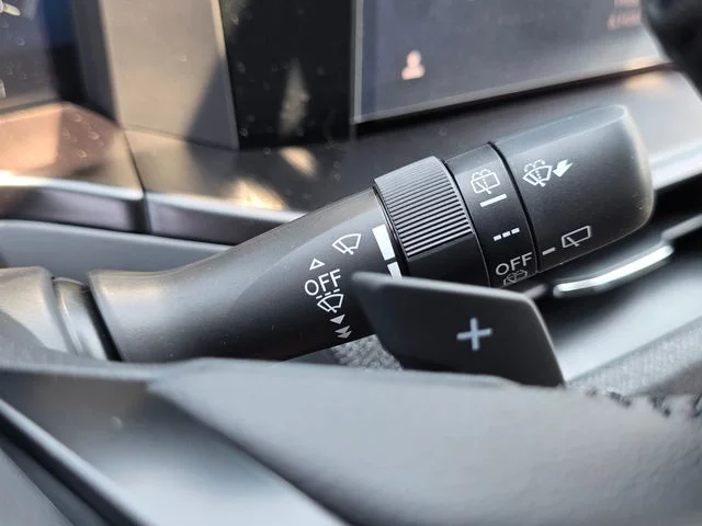 New 2026 CRYSTAL WHITE PEARL Subaru Premium image 34