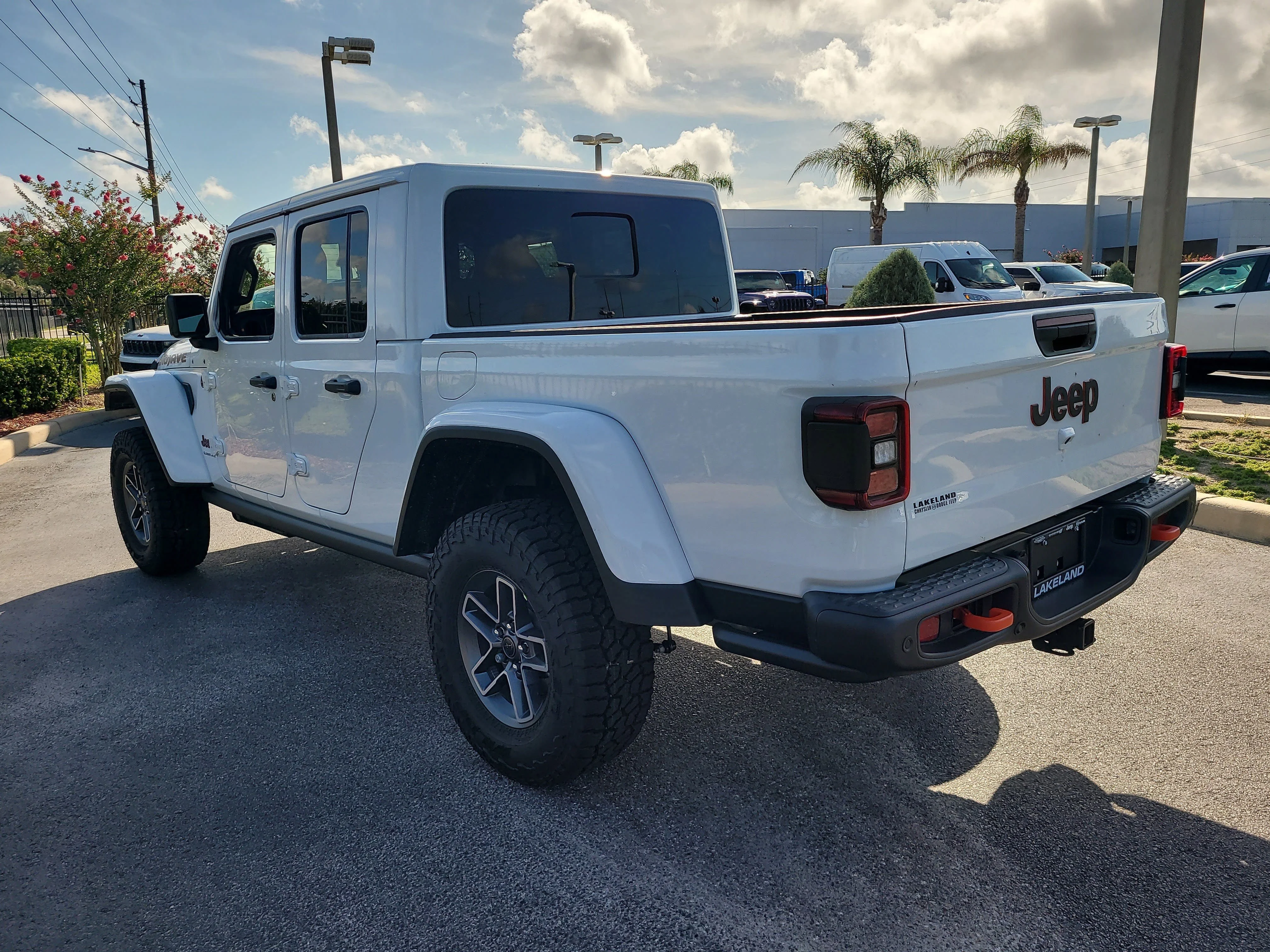 New 2026 Bright White Clearcoat Jeep Mojave X image 8