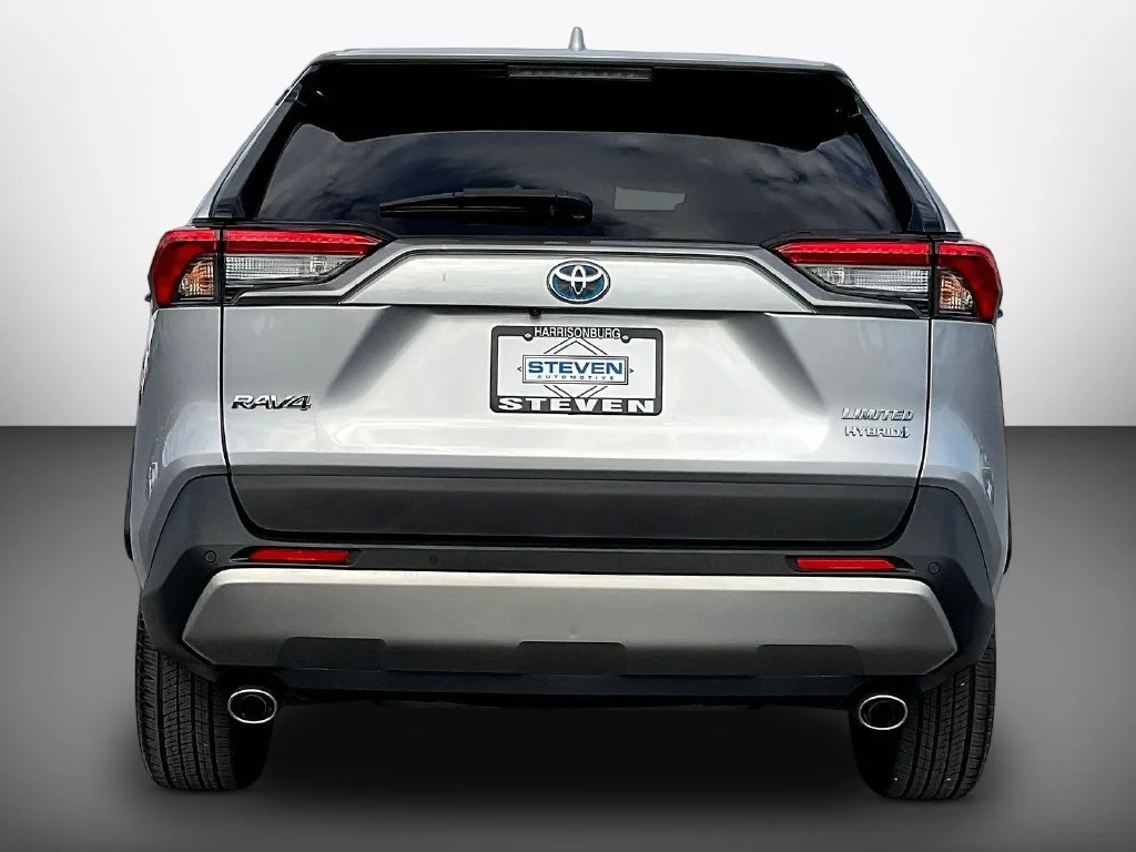 Used 2022 Silver Sky Metallic Toyota Limited image 5
