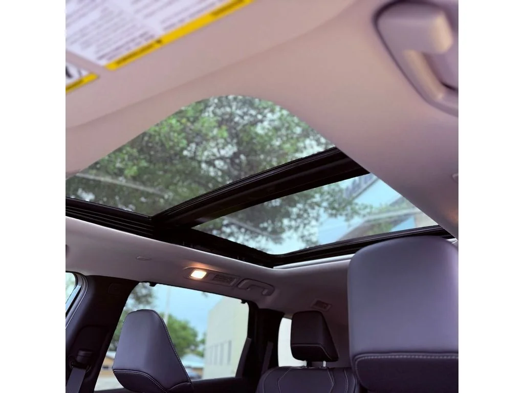 New 2026 Mineral Black INFINITI Luxe FWD image 23