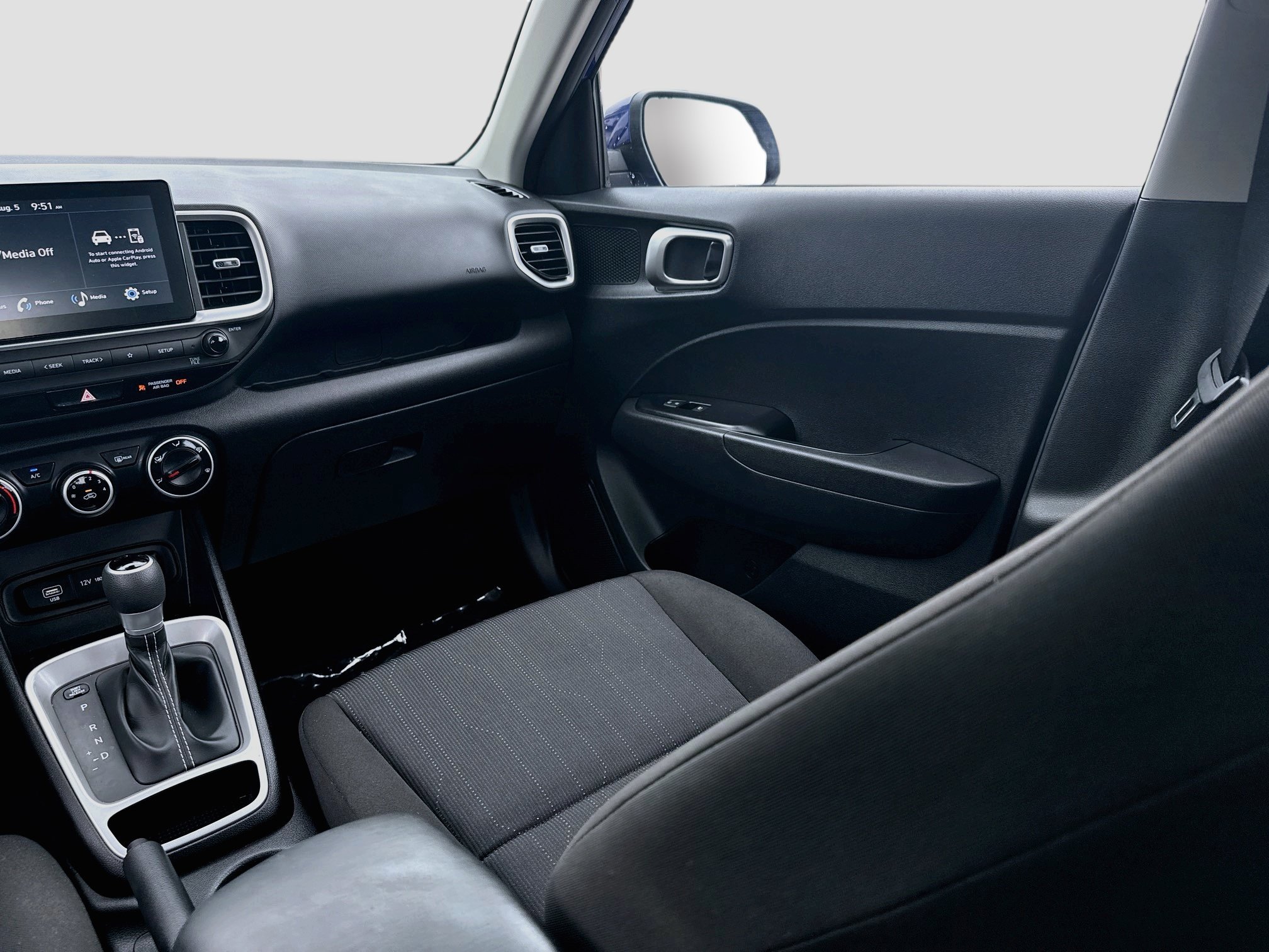Used 2024 Intense Blue Hyundai SE image 19