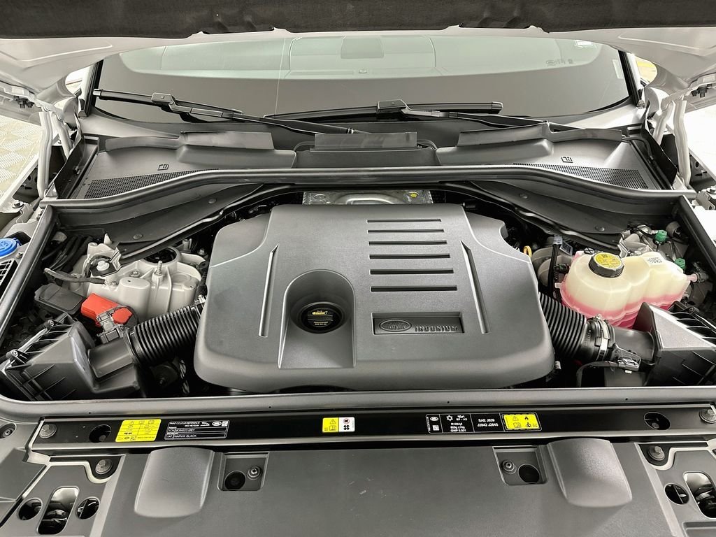 New 2026 Borasco Grey LAND ROVER SE image 30