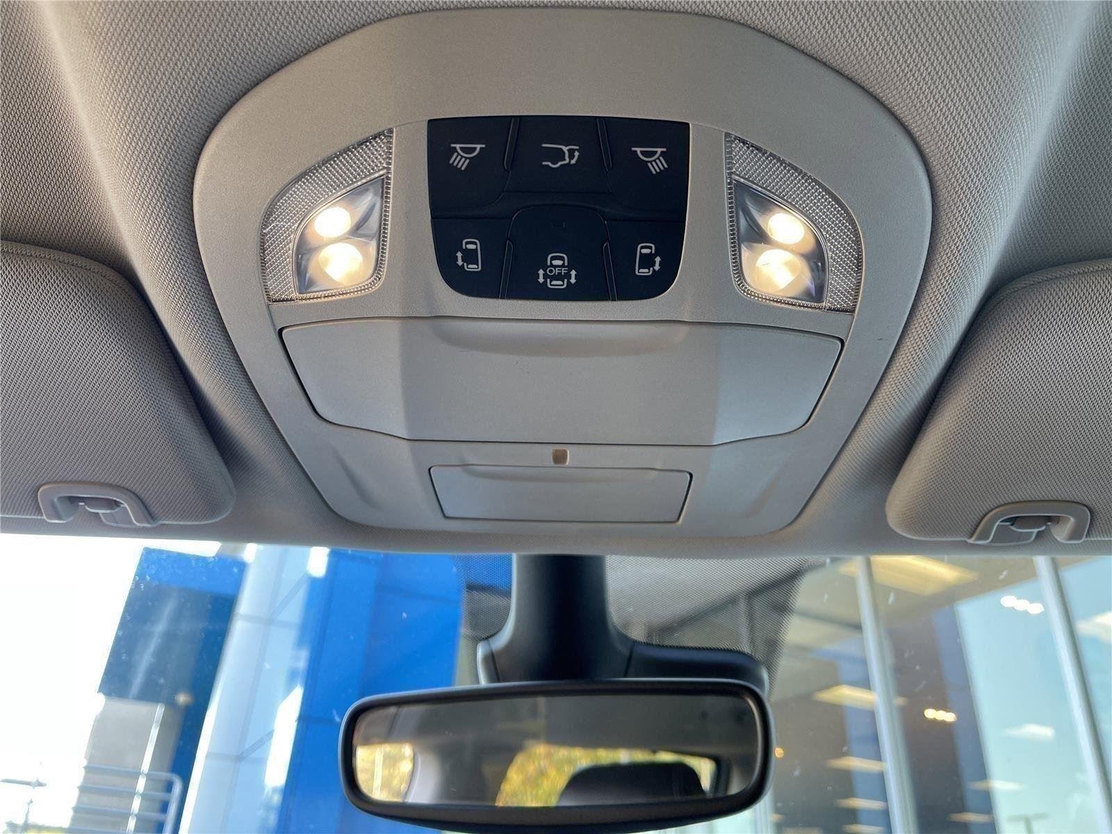 Used 2024 Bright White Clearcoat Chrysler Touring L image 23