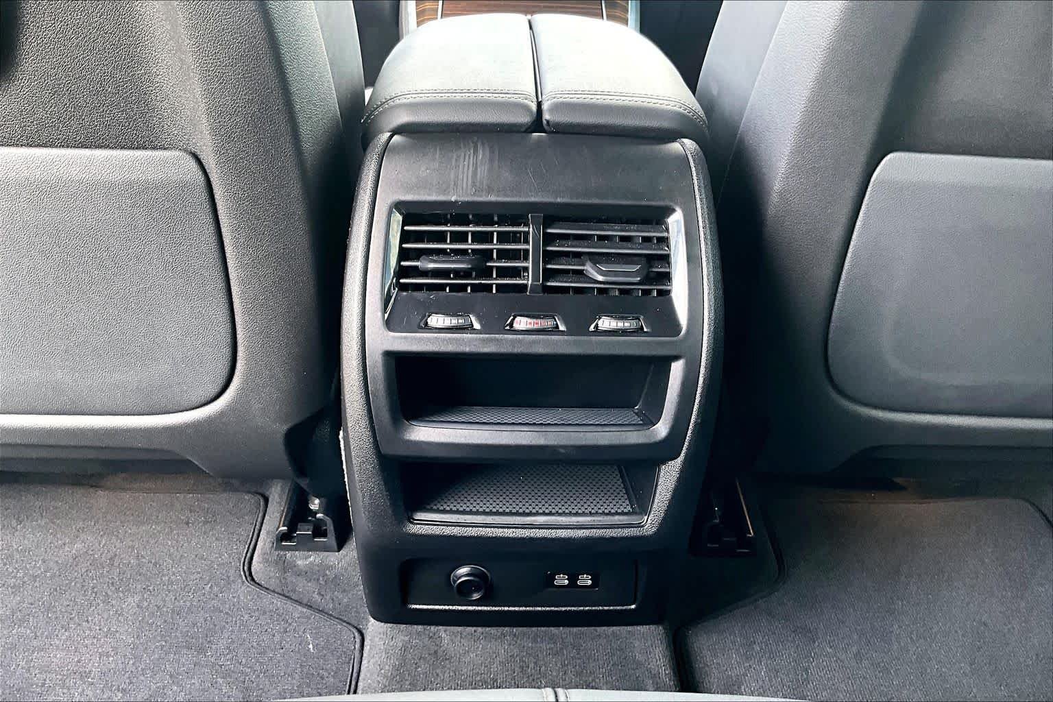 Used 2025 Skyscraper Grey Metallic BMW sDrive40i image 34