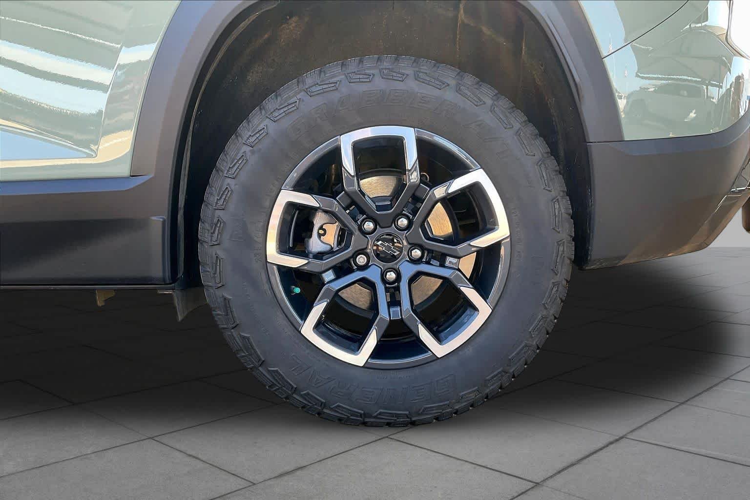 2025 Chevrolet Equinox ACTIV - Photo 12