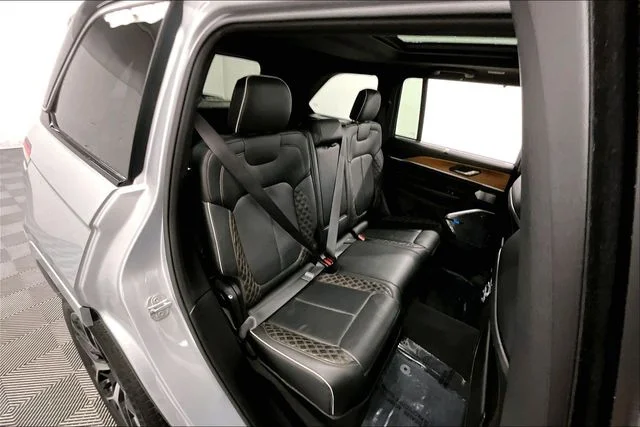 Used 2022 Silver Zynith Jeep Summit Reserve image 26