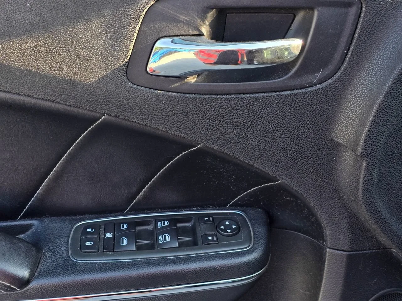 Used 2013 Black Dodge R/T Plus image 8