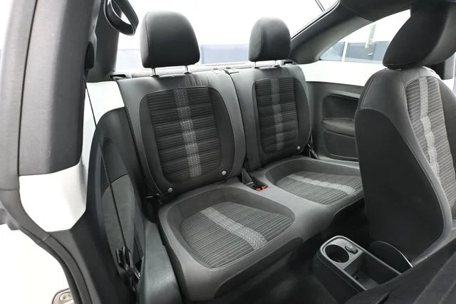 2012 Volkswagen Beetle 2.0 - Photo 31