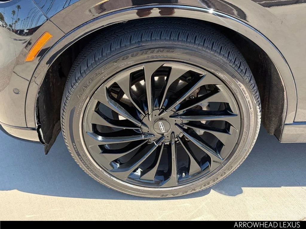 Used 2021 Black Lincoln Reserve image 10