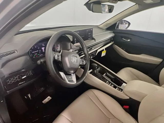 New 2026 Urban Gray Pearl Honda Touring image 14