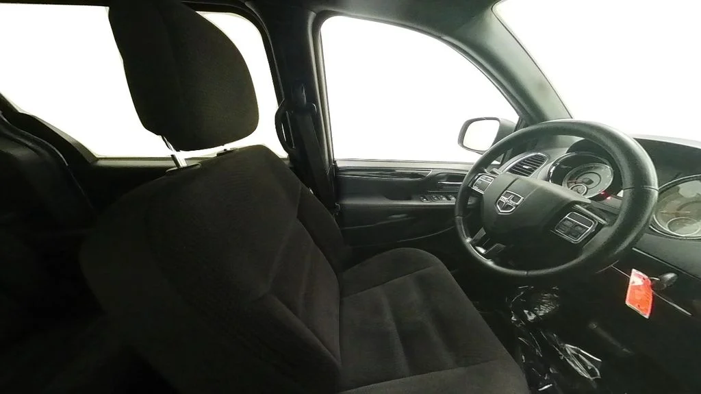 Used 2019 Silver Dodge SE image 25