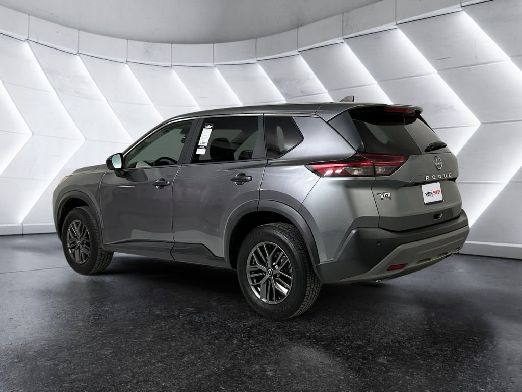 Used 2023 Gray Nissan S image 6