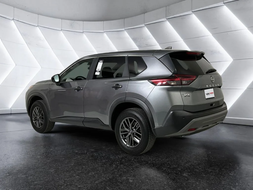 Used 2023 Gray Nissan S image 6